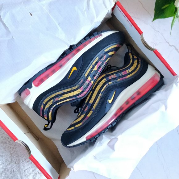 🔥𝐒𝐎𝐋𝐃 𝐎𝐔𝐓🔥 - Picture 2 of 8